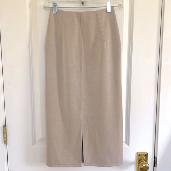 lululemon Softstreme High Rise Midi Skirt in Mojave Tan Brand New with Tags - Picture 4 of 6
